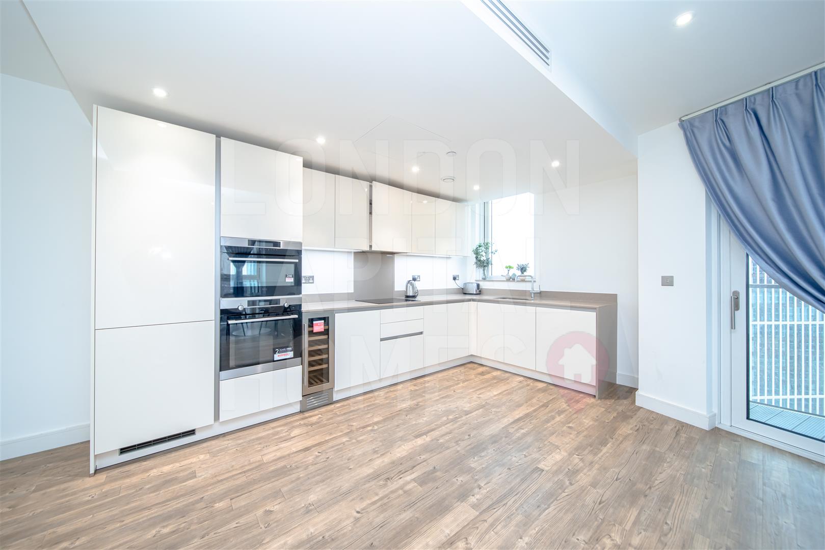 2 bed property in Gladwin Tower, 50 Wandsworth Road, London